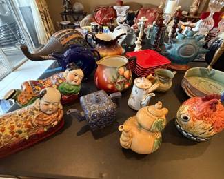 ROSEVILLE TEAPOT SOLD