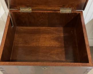 Cambridge Wooden Cellarette on Stand with Brass Keyhole Escutcheon 21 x 17 x 24