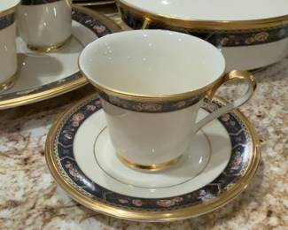 Lenox Royal Peony Dinnerware Set - 58 Pieces Service for 11