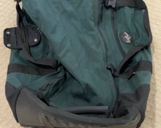 Eagle Creek Rolling Duffel Bag - Dark Green & Black