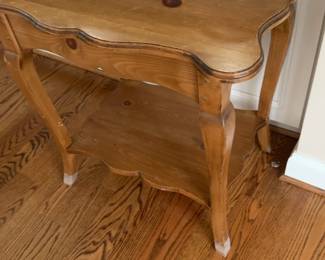 Vintage Knotty Pine Scalloped Side Table with Cabriole Legs