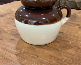 Vintage-Style Two-Tone Ceramic Bean Pot with Lid
