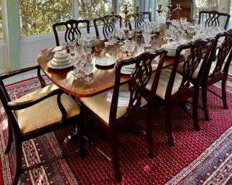 White Furniture Co. Table with 2 leaves and set of 8 chairs