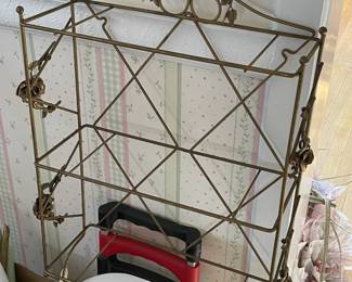 Vintage Wire Hanging Rack