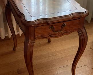 Wooden End Table W/ 1 Drawer