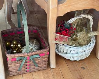 Christmas Baskets & Decor