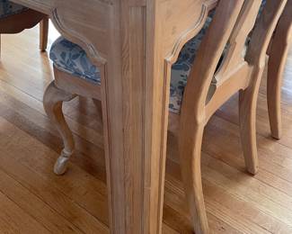 Blonde Wood Dining Room Table W/ 8 Chairs (Drexel Heritage)