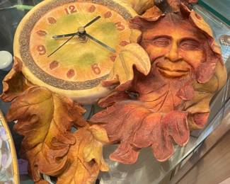 Anthropomorphic Leaf Clock