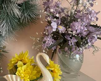 Lenox Swan & Large Floral Arrangement