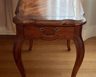 Wooden End Table W/ 1 Drawer