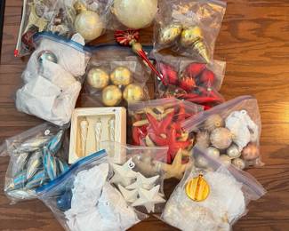 L31 - $15 Vintage Christmas Ornament LOT.