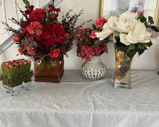L4 - $20. Decorative Artificial Floral LOT. All 4 floral displays for $20.