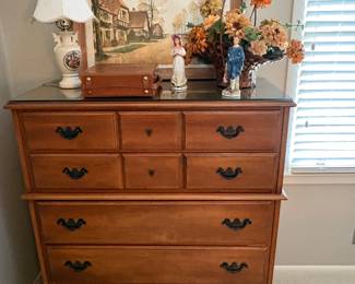 Chest of drawers