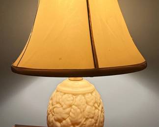 Vintage Aladdin Alacite Oak Leaf Table Lamp