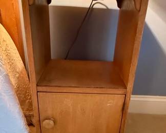 Ethan Allen Baumritter Colonial Style Maple Nightstand