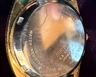 Seiko Quartz DayDate  Watch third image