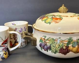 Vintage Unlimited Kensington Garden Vitroceramic 3 Quart Pot w lid 2 Vicki Sawyer Mugs