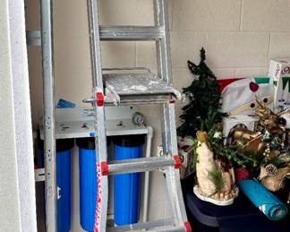 Now you can see what's on top of the refrigerator.