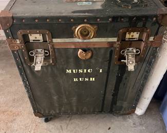 Nat king Cole rolling chest