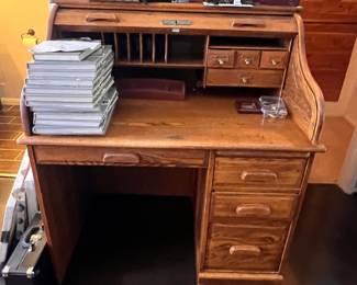 Roll top desk