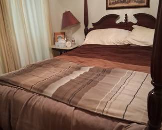 Queen Size Four Poster Bed