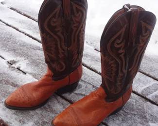 LADIES BOOTS