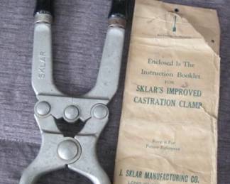 CASTRATION CLAMP