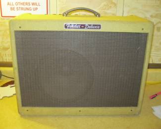 FENDER HOT ROD DELUXE 