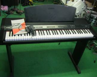 YAMAHA KEY BOARD