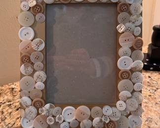 Button Frame Picture Frame. 