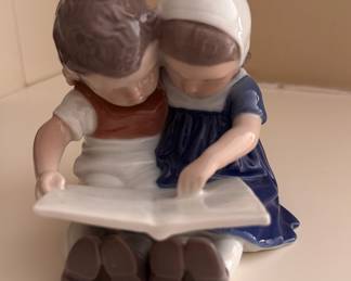 "Children Reading" Bing & Grondahl Porcelain Figurine. 