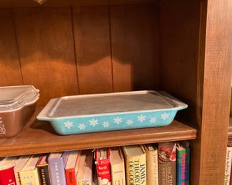 Pyrex pan with original metal lid--who knew?!
