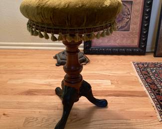 antique melodeon (before pump organs) adjustable seat 