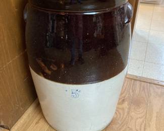5-gallon two-tone crock jar