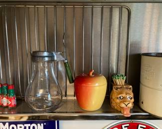 vintage kitchenwares, terrific lion-head match safe