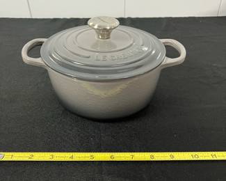S14 - $175. Le Creuset #18 2qt. French Oven (in French Grey or Oyster?) . Excellent Condition. Stainless knob.