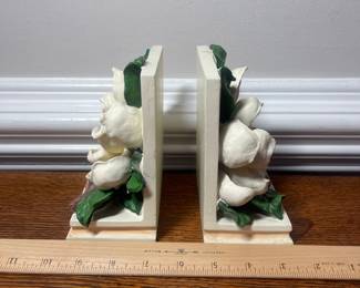 K40 - $25. Vintage Full color magnolia CBK bookends.