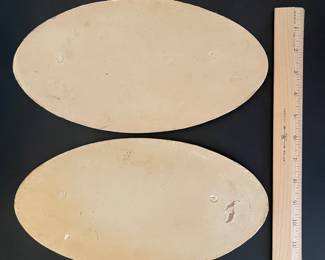 K21 - $20. Pair of vintage floral wall plaques featuring textured hydrangea and rose art. Each Measures 6”w x 12”t.