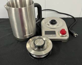 S2 - $125. Wolf Gourmet True Temp Electric Kettle. 1.5 Liter. RED KNOB. Model WGKT100S.