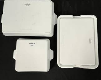 S21 - $100. "Made In" Bakeware Set with Blue Rim. Baking Slab 9" x 13", Baking Dish 9" x 13", Baking Dish 8"x 8". Excellent Condition. Made in France
Naturally Non Stick Porcelain
Thermal Shock Resistant and Oven Safe to 650F