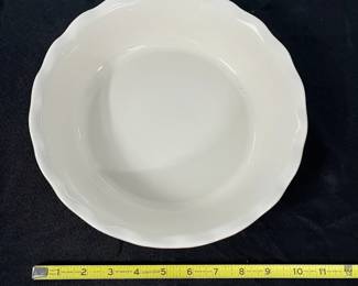 S23 - $25. Emile Henry 10" Pie Dish. Stoneware. Excellent Condition.