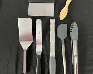 S26 - $45. Kitchen Utensil Set. All clad, sur la table, Ateco Ultra, Cestari.