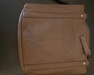 K5 - $45. B Makowsky brown leather shoulder bag with gold tone hardware. Exceptionally Soft heavy leather with expandable bottom. Never used. Includes dust bag. Measures 13”w x 12”t. Mostly stays collapsed but expands to 4.5” to accommodate anything you need to carry.