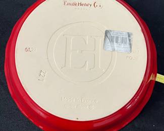 S23 - $25. Emile Henry 10" Pie Dish. Stoneware. Excellent Condition.