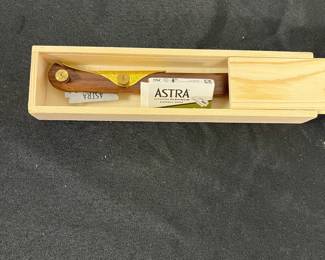 S38 - $25. Bread Lame with Astra Blades.