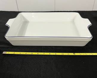 S21 - $100. "Made In" Bakeware Set with Blue Rim. Baking Slab 9" x 13", Baking Dish 9" x 13", Baking Dish 8"x 8". Excellent Condition. Made in France
Naturally Non Stick Porcelain
Thermal Shock Resistant and Oven Safe to 650F