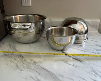 S41 - $100. Set of 3 Hestan Stainless Mixing Bowls. 1.5 qt, 3 qt, 4.75 qt.