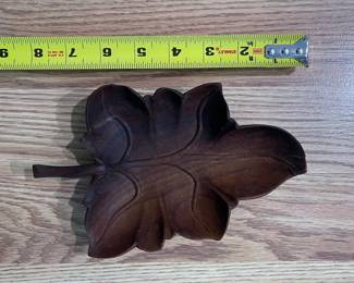 K18 - $50. Vintage hand carved monkey pod leaf shaped serving dishes. Smallest has had a slight repair.