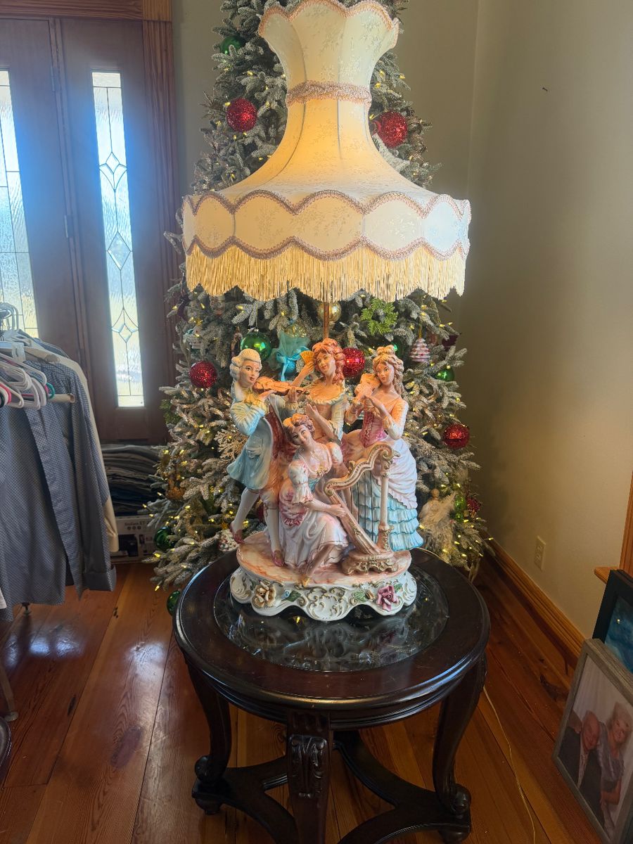 Hard to find vintage lamp 