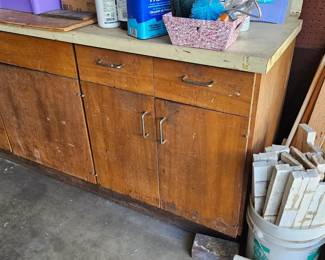 Heavy duty workbench